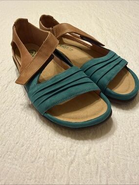 Women’s NAOT Teal and Tan Pleated Front Sandals size 36 (size US 6)